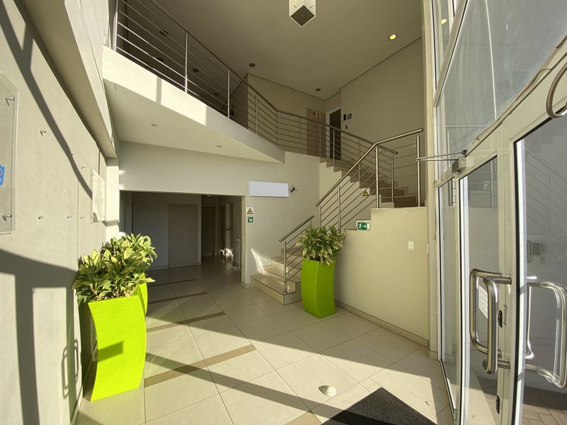 224m2 Ground Floor Suite to Let in Fourways - Photo 2