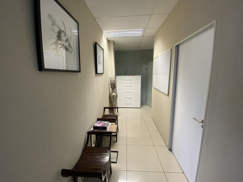 176m2 Ground Floor Office Suite for Sale in Fourways - Photo 10