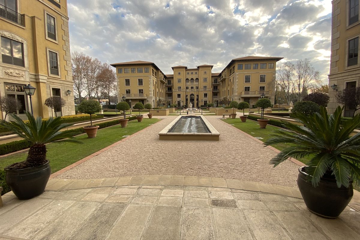 First Floor Suite to Let at the Palazzo Towers in Fourways - Photo 3