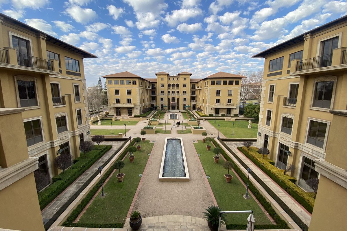 First Floor Suite to Let at the Palazzo Towers in Fourways - Photo 5