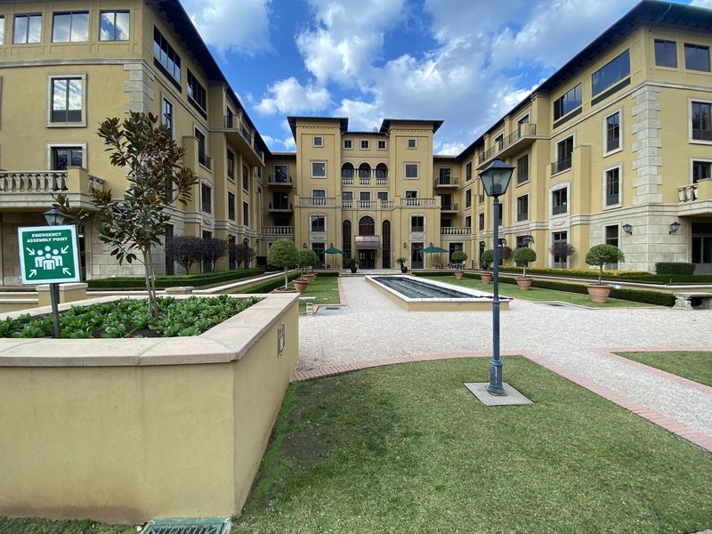 First Floor Suite to Let at the Palazzo Towers in Fourways - Photo 2