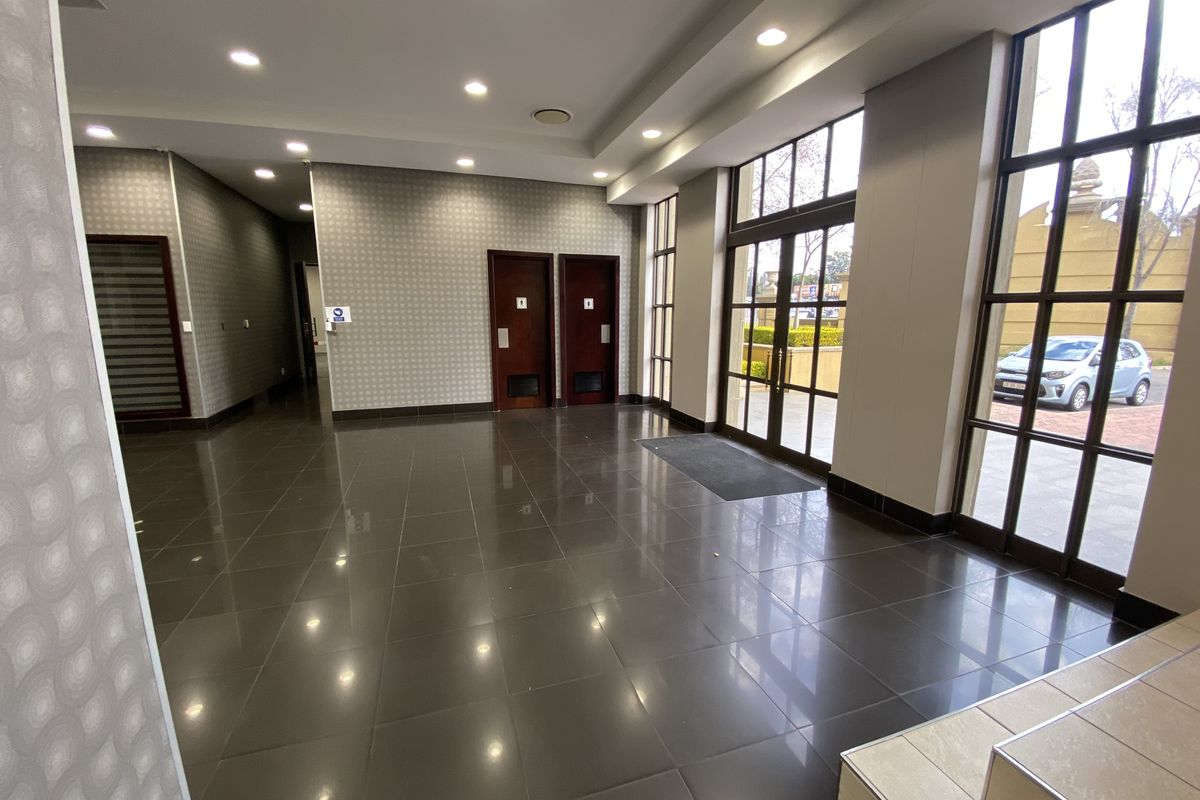 First Floor Suite to Let at the Palazzo Towers in Fourways - Photo 4