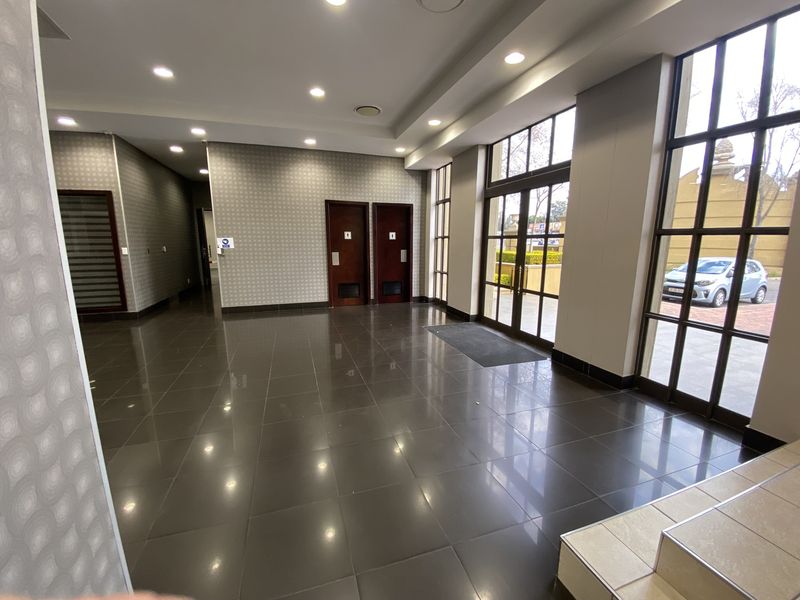 First Floor Suite to Let at the Palazzo Towers in Fourways - Photo 4