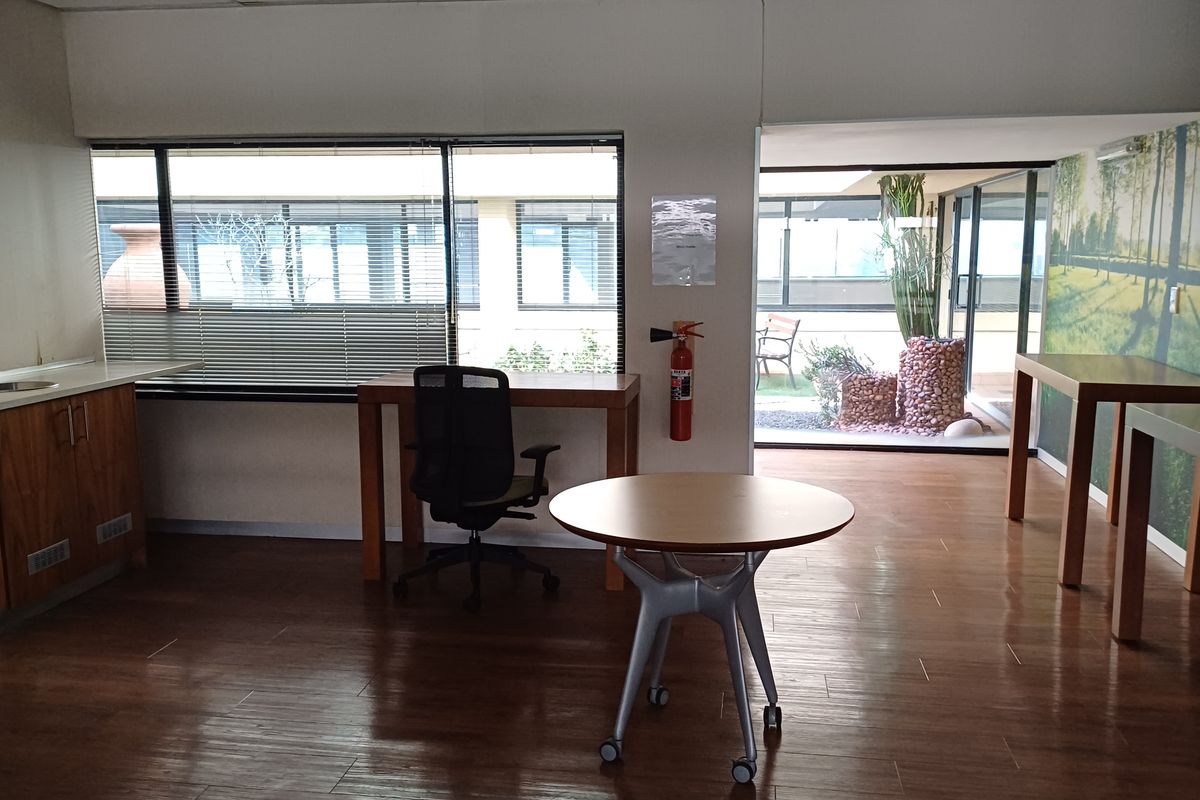 Consolidate Your Business into Sandton CBD, in this Well Fitted Out Building. - Photo 4