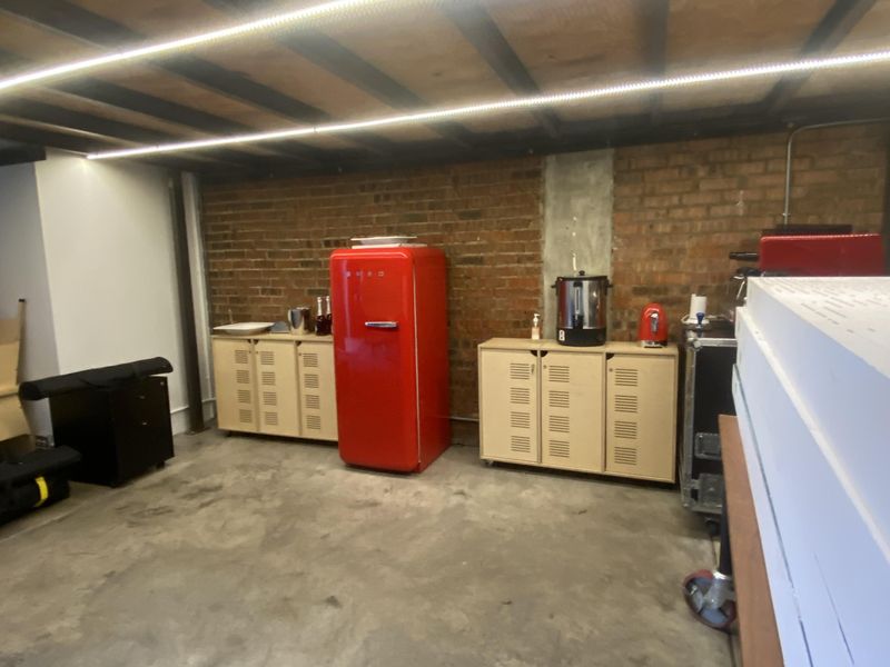 Synergistic creative office space to rent in secure complex - Photo 6