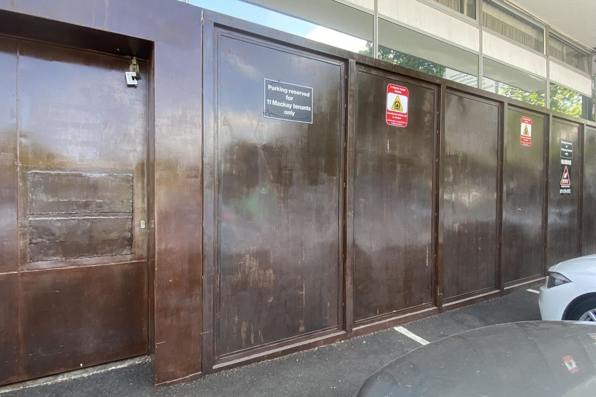 Synergistic creative office space to rent in secure complex - Photo 2