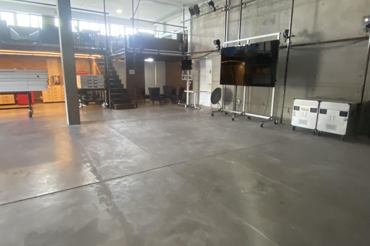 Synergistic creative office space to rent in secure complex - Photo 3