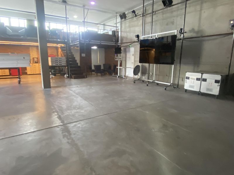 Synergistic creative office space to rent in secure complex - Photo 3