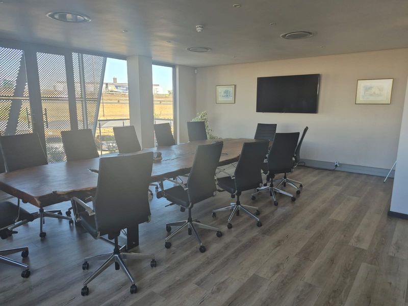 Prime logistics/distribution centre to rent, with R21 motorway frontage, Eastport Logistics Park - Photo 8