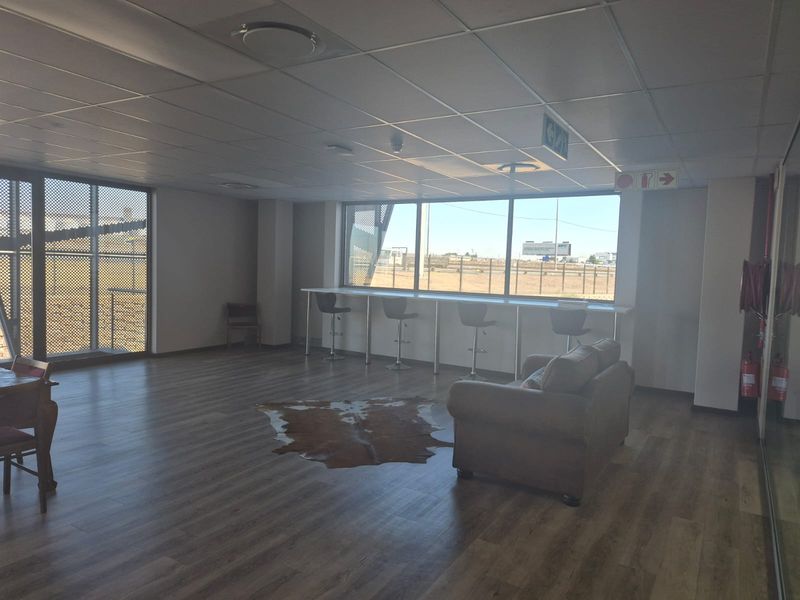 Prime logistics/distribution centre to rent, with R21 motorway frontage, Eastport Logistics Park - Photo 7