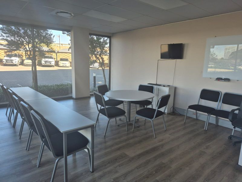 Prime logistics/distribution centre to rent, with R21 motorway frontage, Eastport Logistics Park - Photo 4