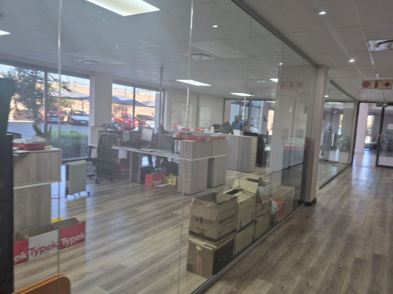 Prime logistics/distribution centre to rent, with R21 motorway frontage, Eastport Logistics Park - Photo 5