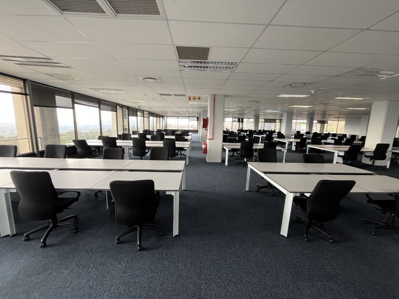 2nd Floor of 1232m2 with new fitout and 140 workstations - Photo 2