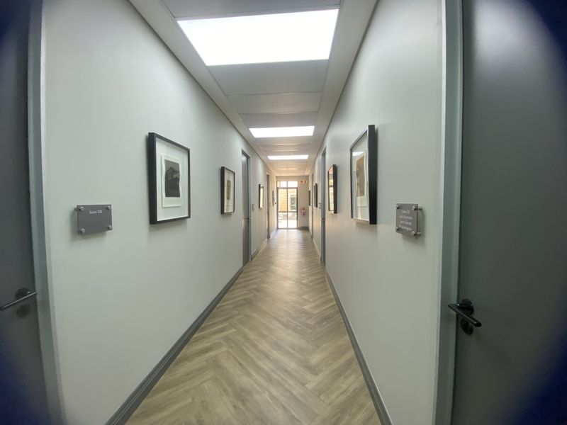 Furnished air-conditioned medical suites to rent in secure complex in Dunkeld West, Johannesburg - Photo 7