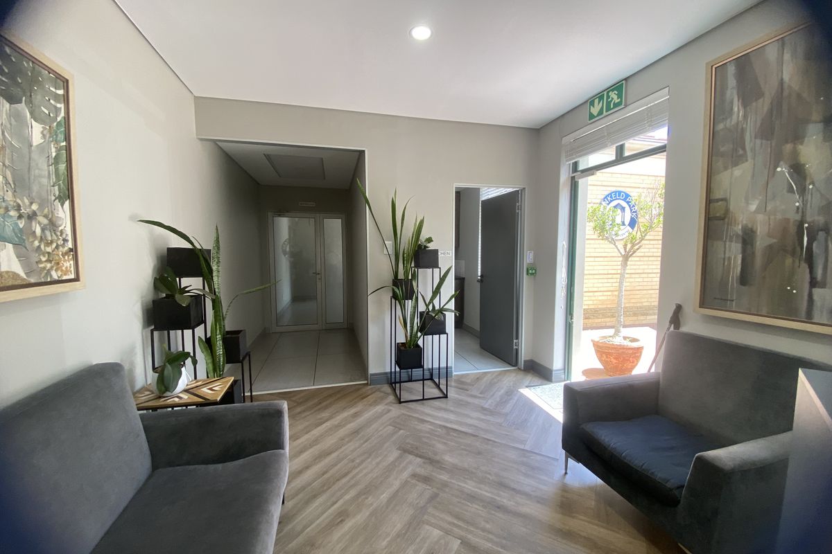 Furnished air-conditioned medical suites to rent in secure complex in Dunkeld West, Johannesburg - Photo 3