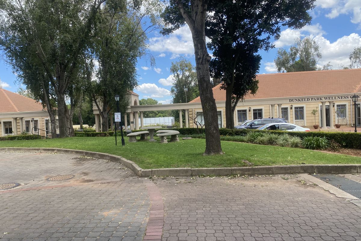 Furnished air-conditioned medical suites to rent in secure complex in Dunkeld West, Johannesburg - Photo 2