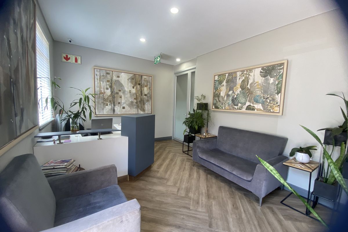 Furnished air-conditioned medical suites to rent in secure complex in Dunkeld West, Johannesburg - Photo 4