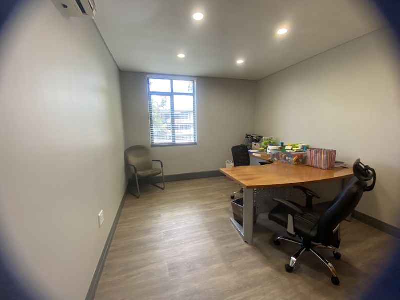 Furnished air-conditioned medical suites to rent in secure complex in Dunkeld West, Johannesburg - Photo 10