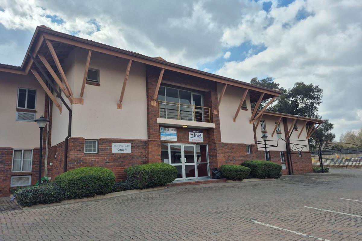 Office Building For Sale with branding opportunity in popular business Park, Midrand - Photo 3