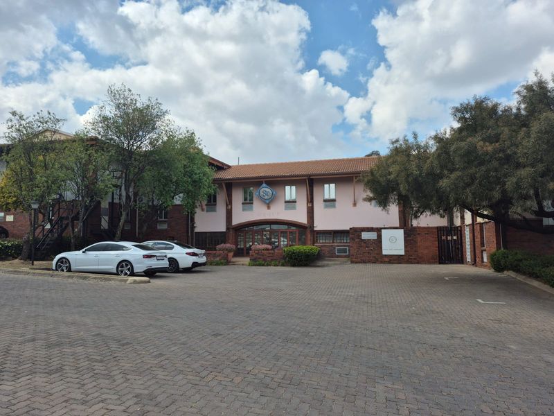 Office Building For Sale with branding opportunity in popular business Park, Midrand - Photo 7
