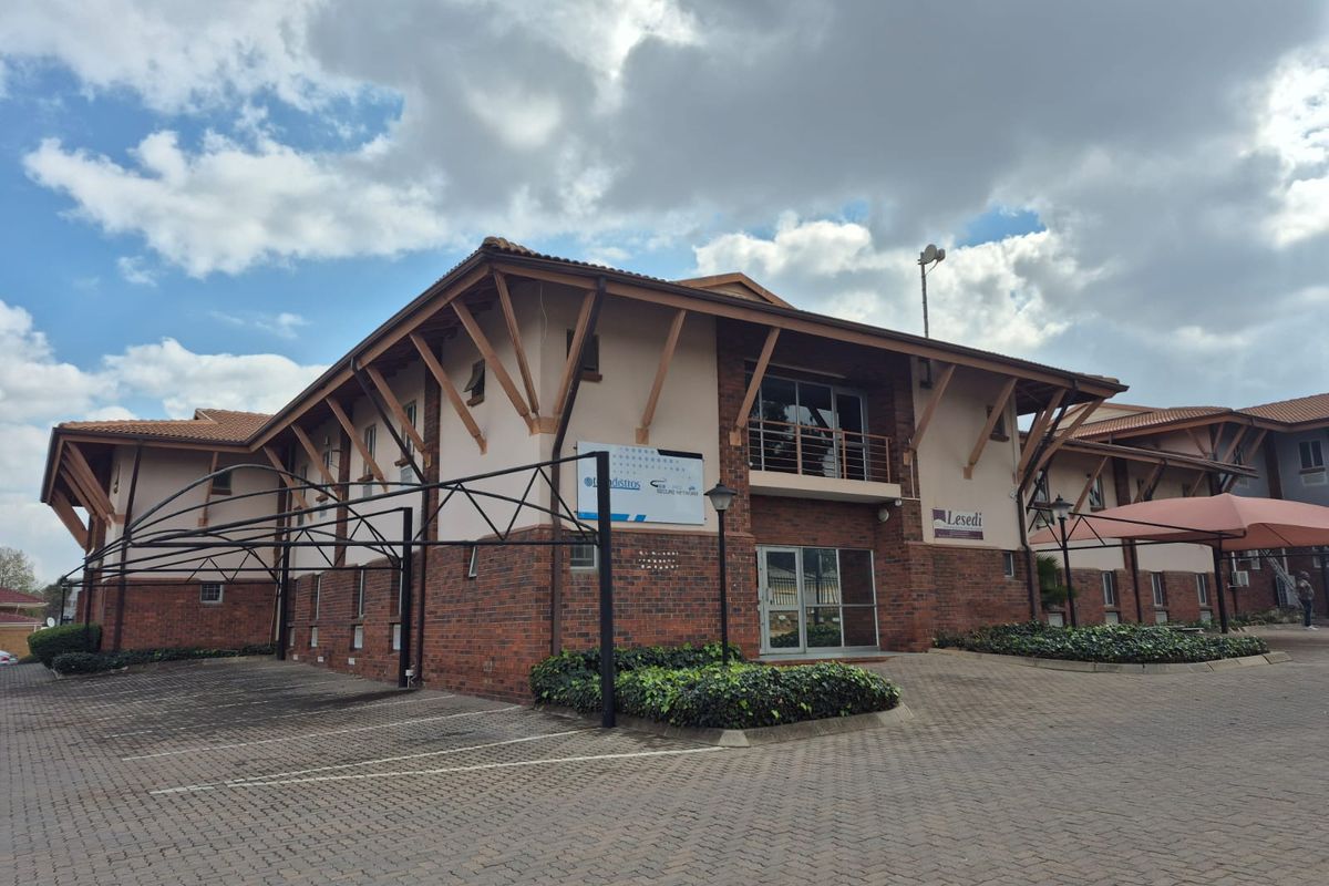 Office Building For Sale with branding opportunity in popular business Park, Midrand - Photo 2