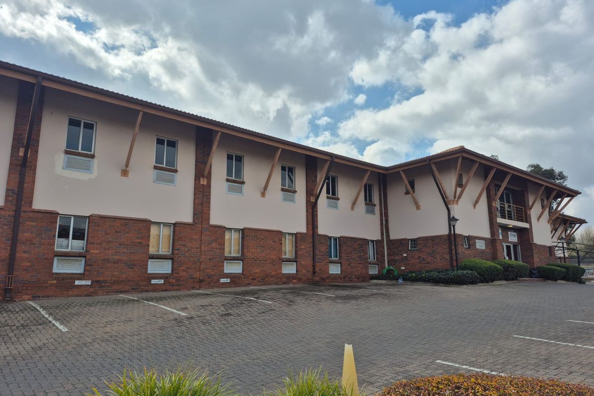 Office Building For Sale with branding opportunity in popular business Park, Midrand - Photo 4