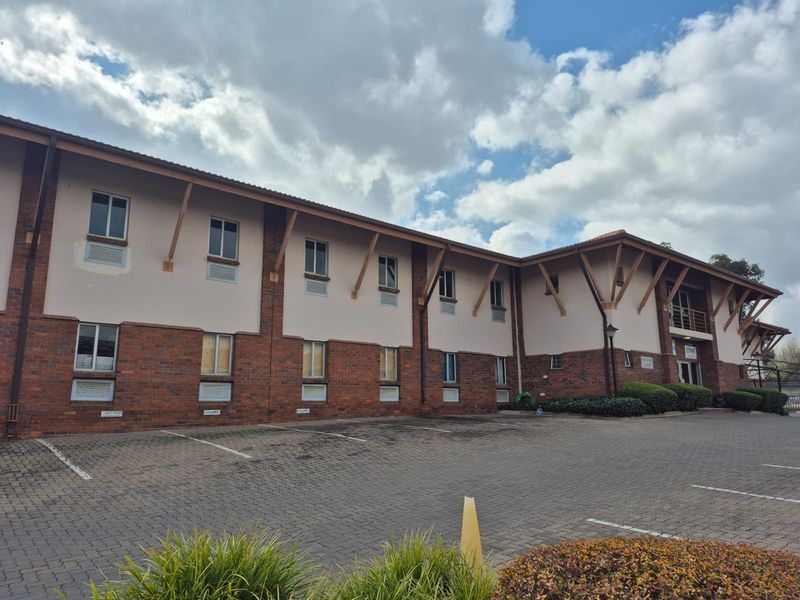 Office Building For Sale with branding opportunity in popular business Park, Midrand - Photo 4