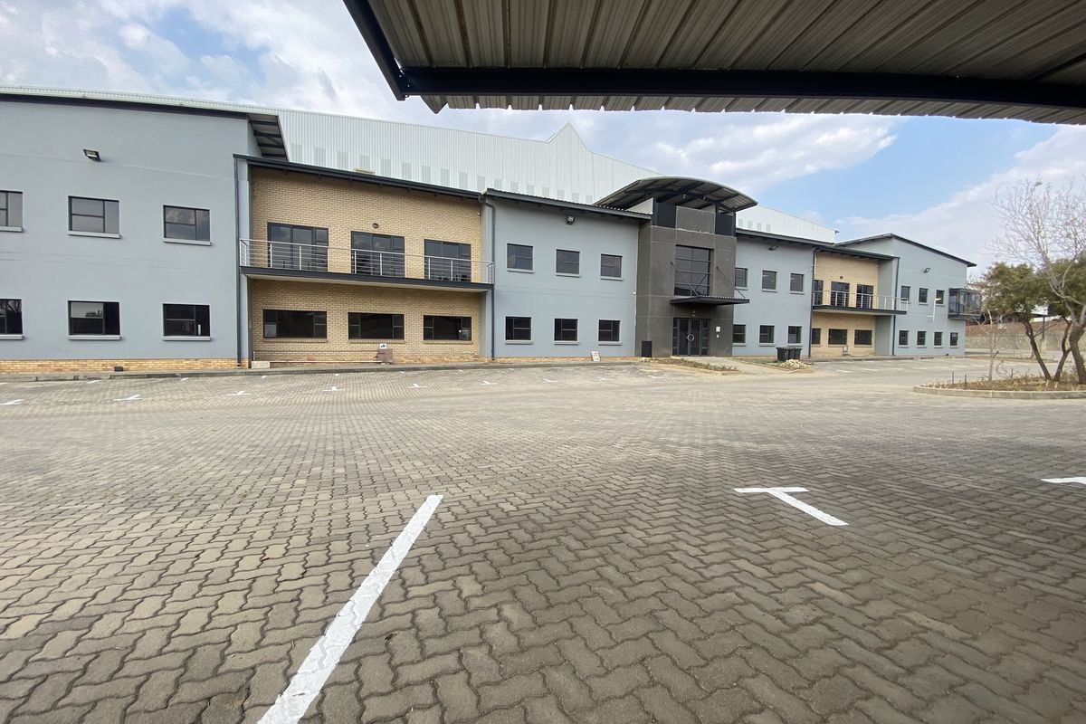 22 510m2 Warehouse Available to Let in Mostyn Park - Photo 4