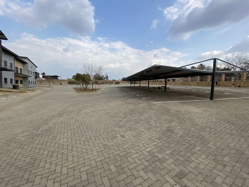 22 510m2 Warehouse Available to Let in Mostyn Park - Photo 9