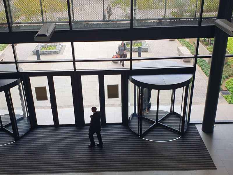 Premium grade offices to rent in landmark building, Midrand - Photo 7