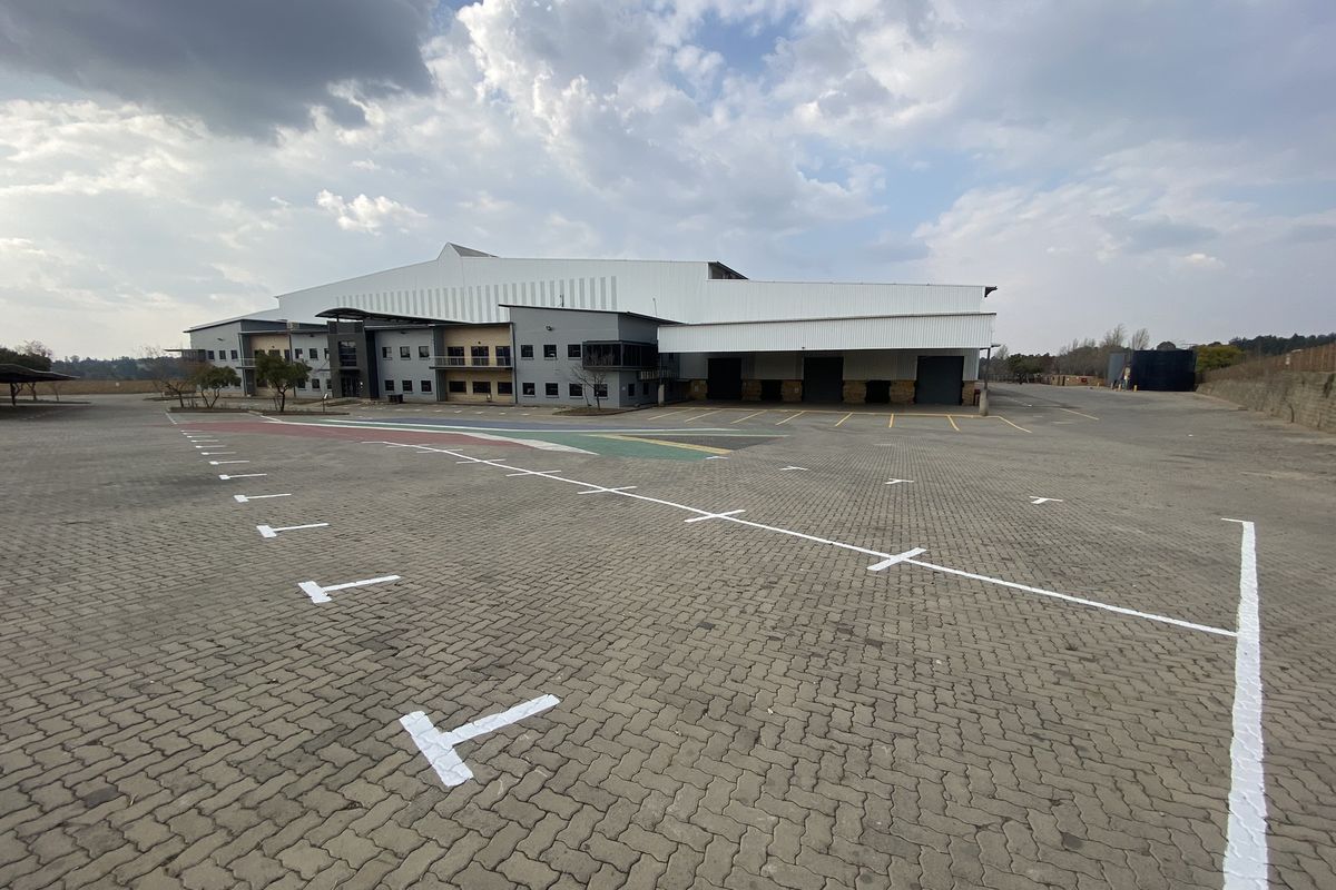 22 510m2 Warehouse For Sale in Mostyn Park - Photo 2