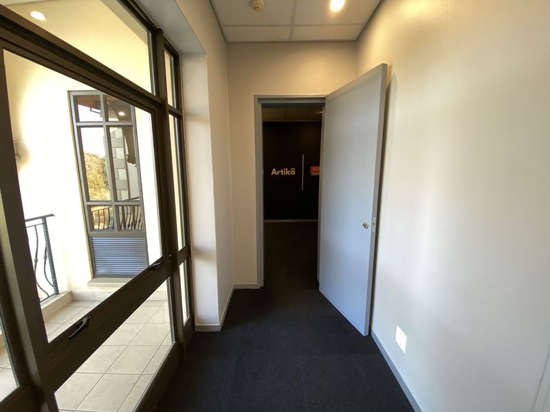 151m2 Office Suite to Let in fourways - Photo 6