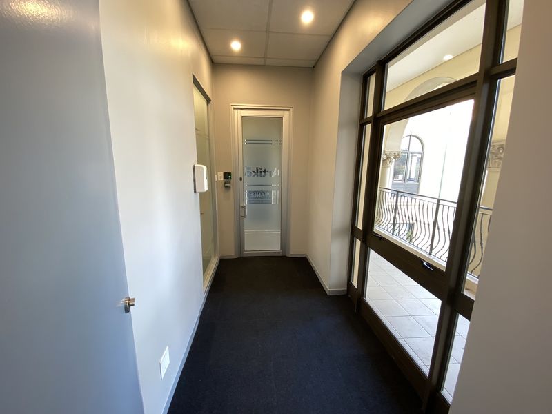 151m2 Office Suite to Let in fourways - Photo 4