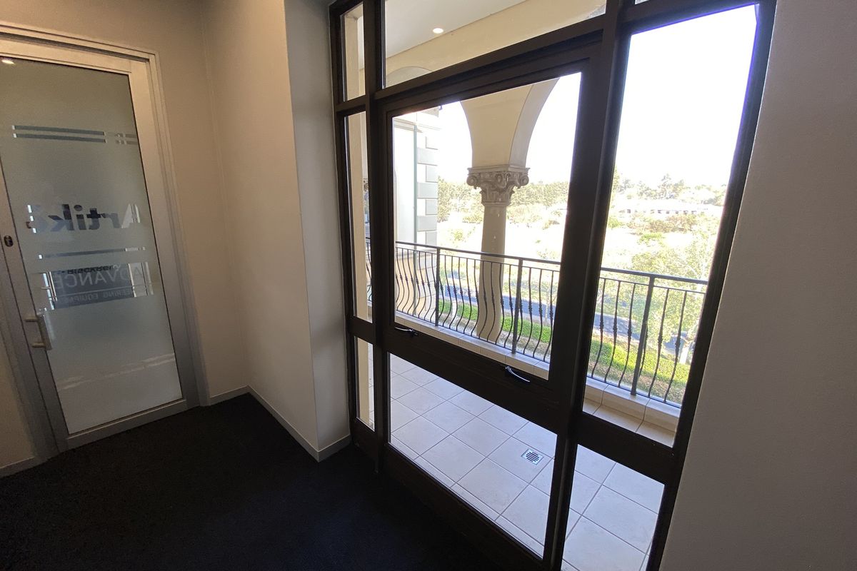 151m2 Office Suite to Let in fourways - Photo 5