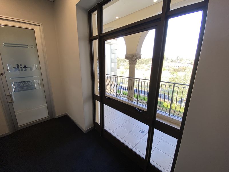 151m2 Office Suite to Let in fourways - Photo 5