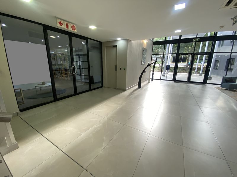 A-Grade Ground Floor Suite to Let in Fourways - Photo 4