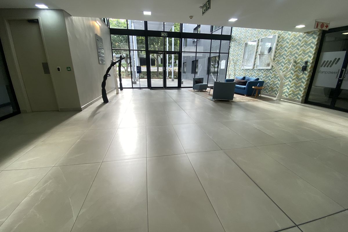 A-Grade Ground Floor Suite to Let in Fourways - Photo 3