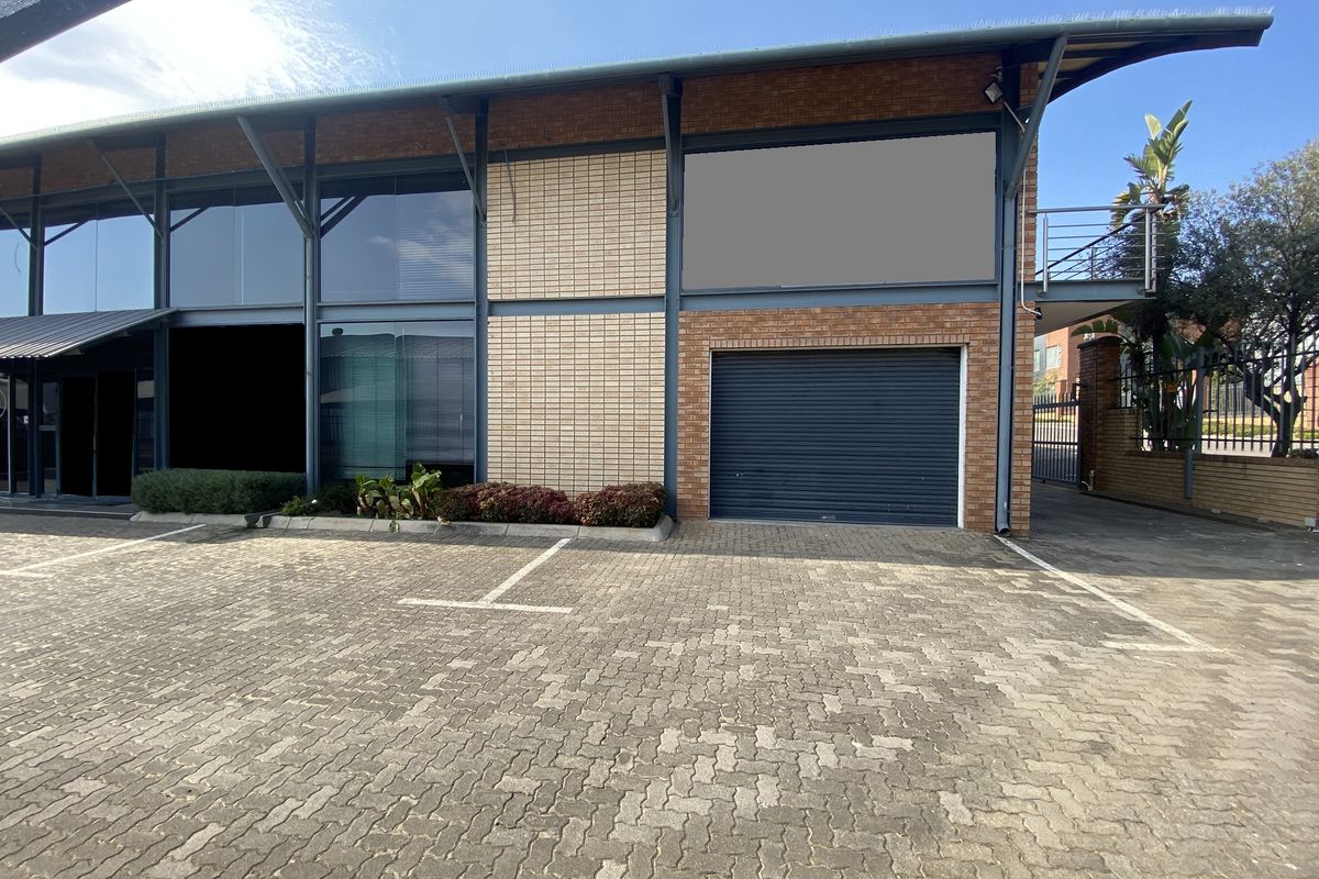 A-Grade Warehouse to Let in North Riding - Photo 2