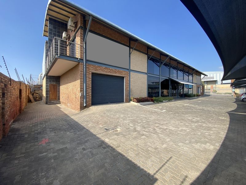 A-Grade Warehouse to Let in North Riding - Photo 3
