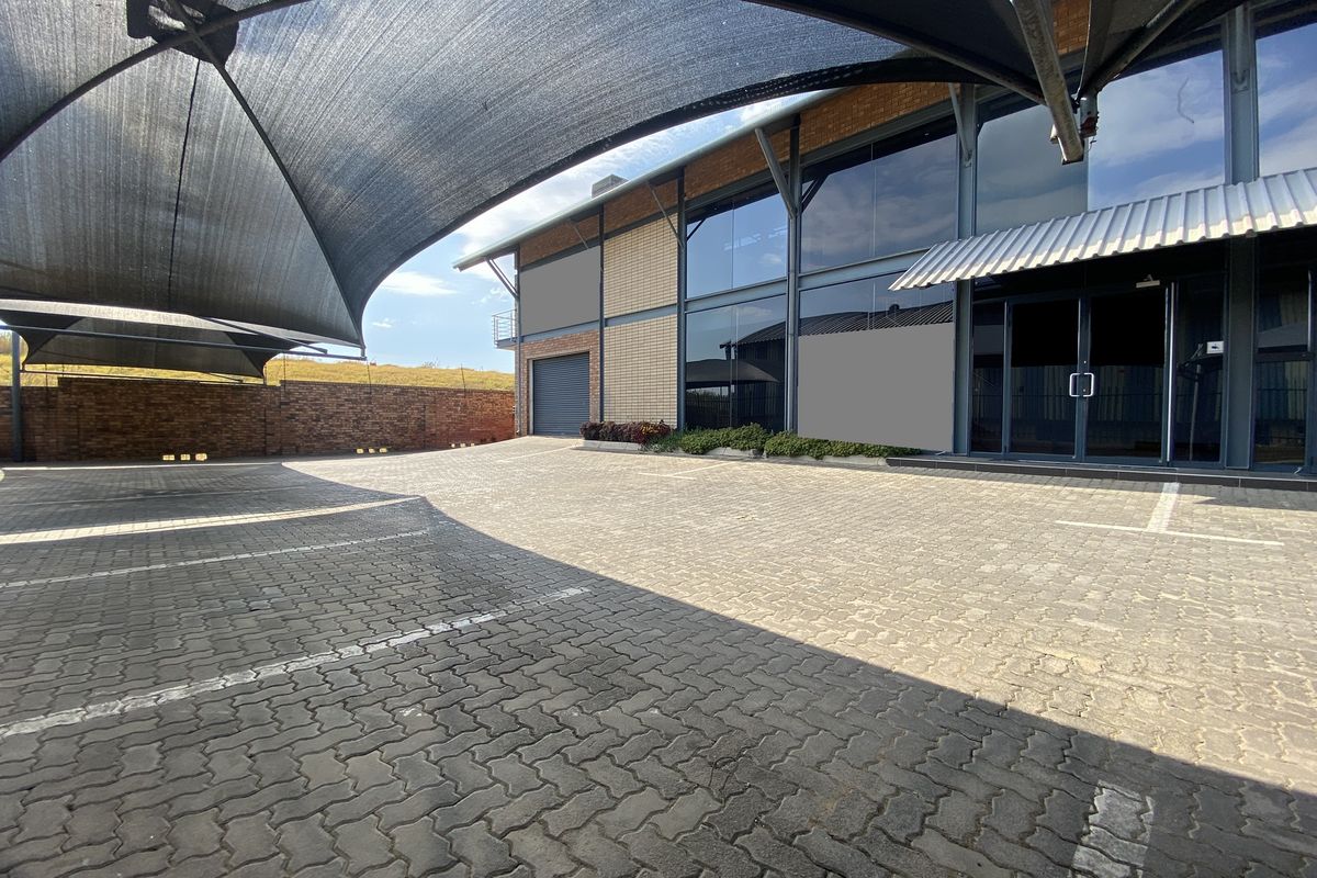 A-Grade Warehouse to Let in North Riding - Photo 4