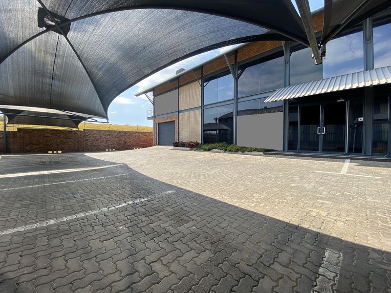 A-Grade Warehouse to Let in North Riding - Photo 4