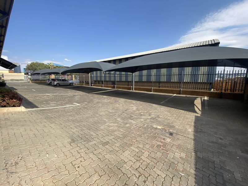 A-Grade Warehouse to Let in North Riding - Photo 9