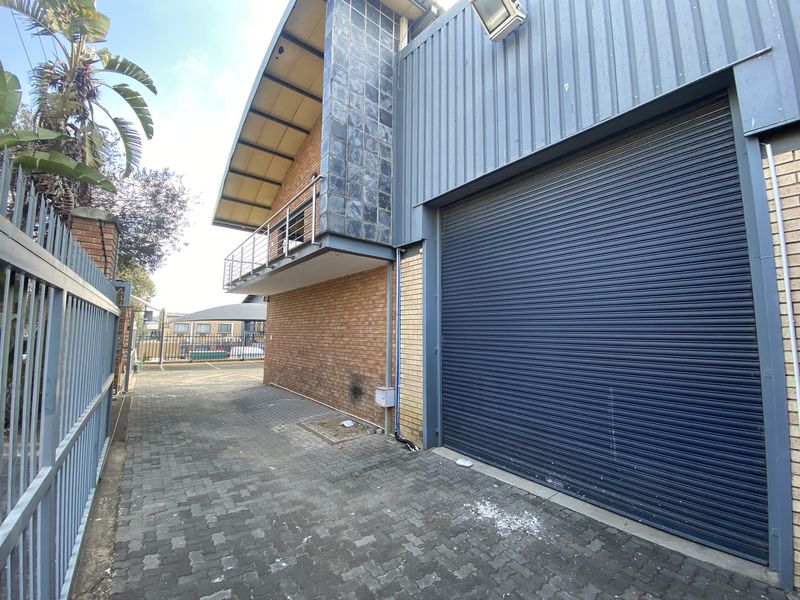 A-Grade Warehouse to Let in North Riding - Photo 8
