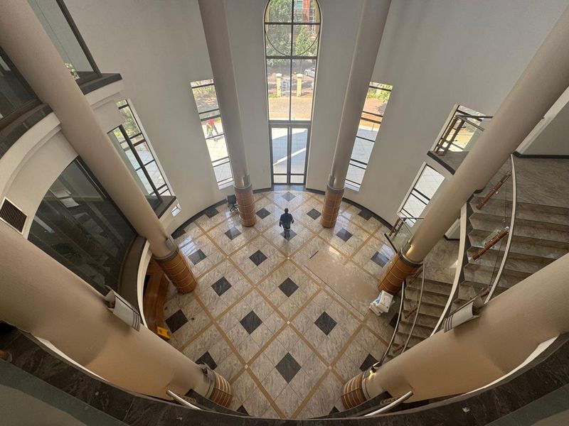 Entire Office Building To Let – Illovo, Johannesburg - Photo 8