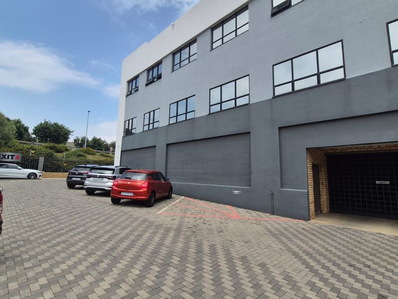 Offices to rent in  secure business park, New Rd, Midrand - Photo 2
