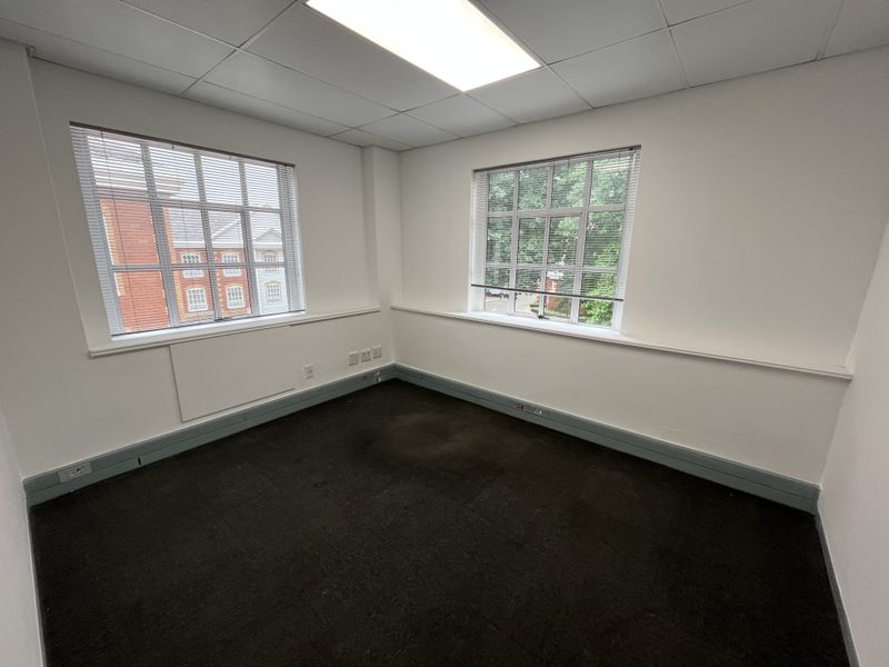 Neat 1st Floor Office Unit - Photo 7