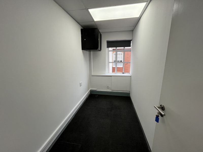 Neat 1st Floor Office Unit - Photo 8