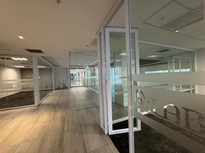 893 sqm Premium Office - Photo 4
