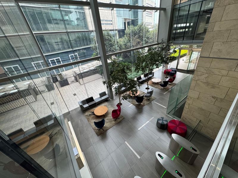 893 sqm Premium Office - Photo 3