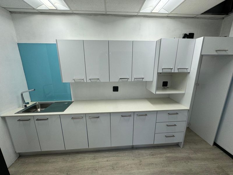 Standalone Office Building | 2 165 sqm | Sandhurst - Photo 4